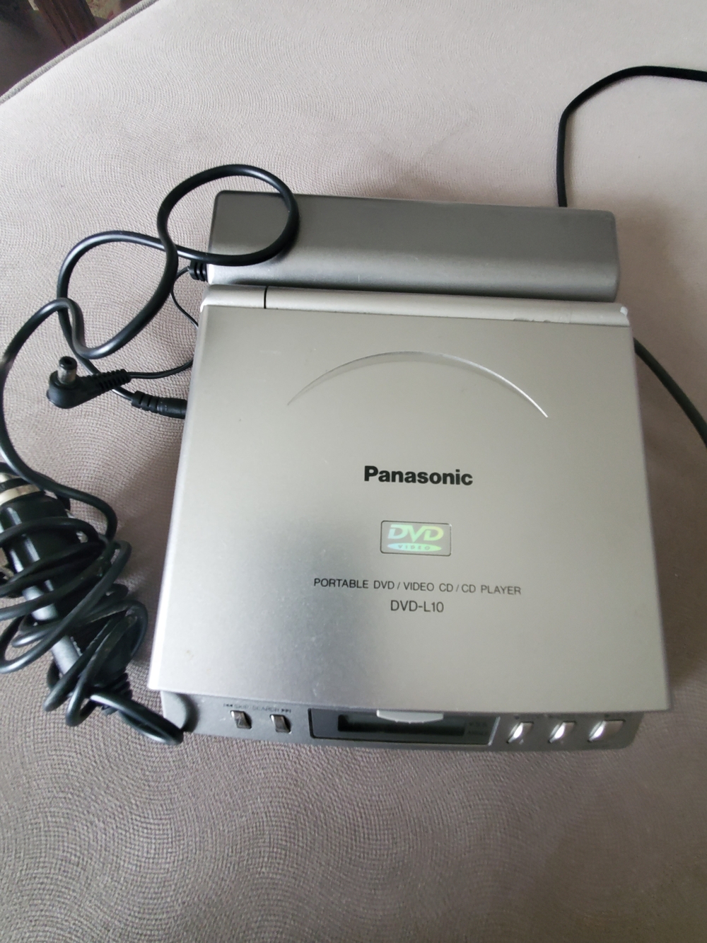 Panasonic Portable DVD Player DVD-L10 - Silver